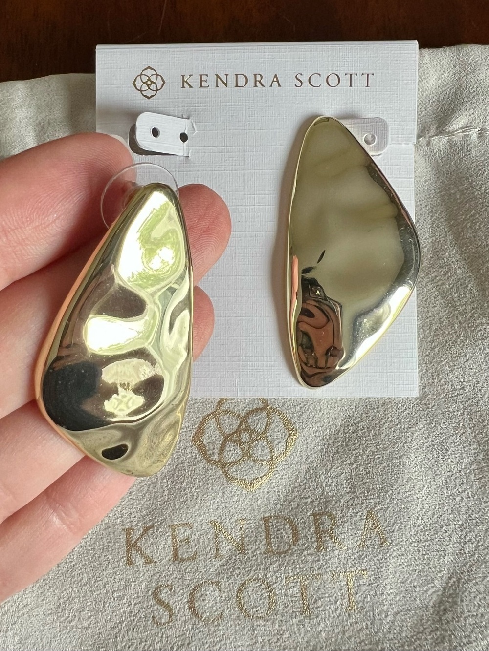 NEW Kendra Scott Kira Gold Sculptural Drop Earrings - Picture 6 of 8